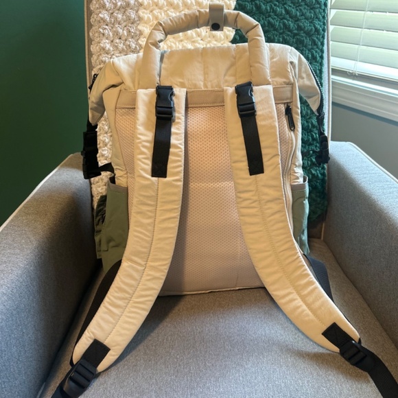 BAGSMART Paz 25L Diaper Bag Backpack, CELADON Green & Ivory White - Picture 14 of 14